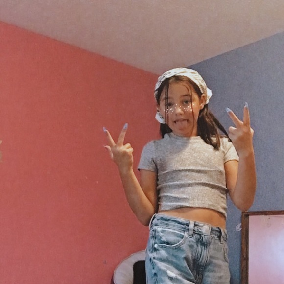 Meet your Posher, Brooke - Picture 1 of 1